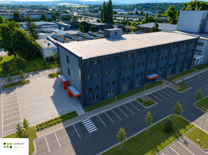úprava fotky s parkovaním sklad VSS.png